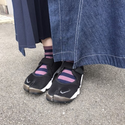 すぐに ポップ 戦略 靴下 屋 ミオ Amorascriancas Org